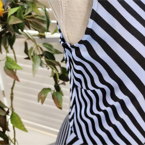 J.MCLAUGHLIN CHEVRON STRIPE BLACK/GRAY STRIPE SIZE SMALL - Picture 4 of 7